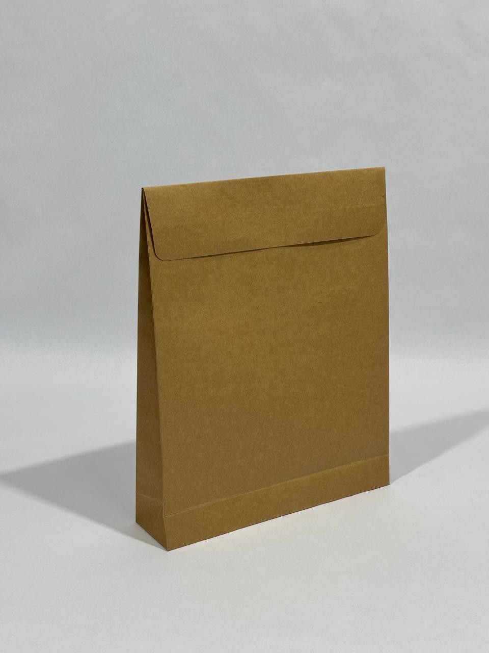Sacola com alça vazada, papel tríplex, Pack Force
